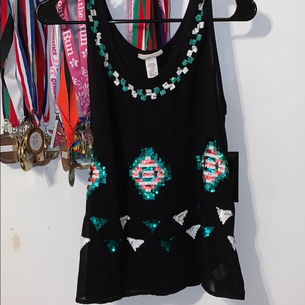 Sequin tank